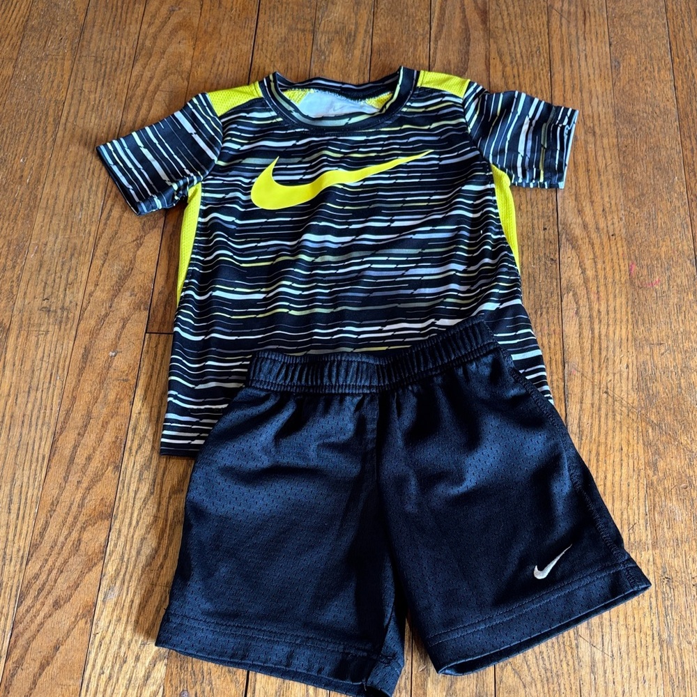 Nike Kids Black and Yellow Striped Set